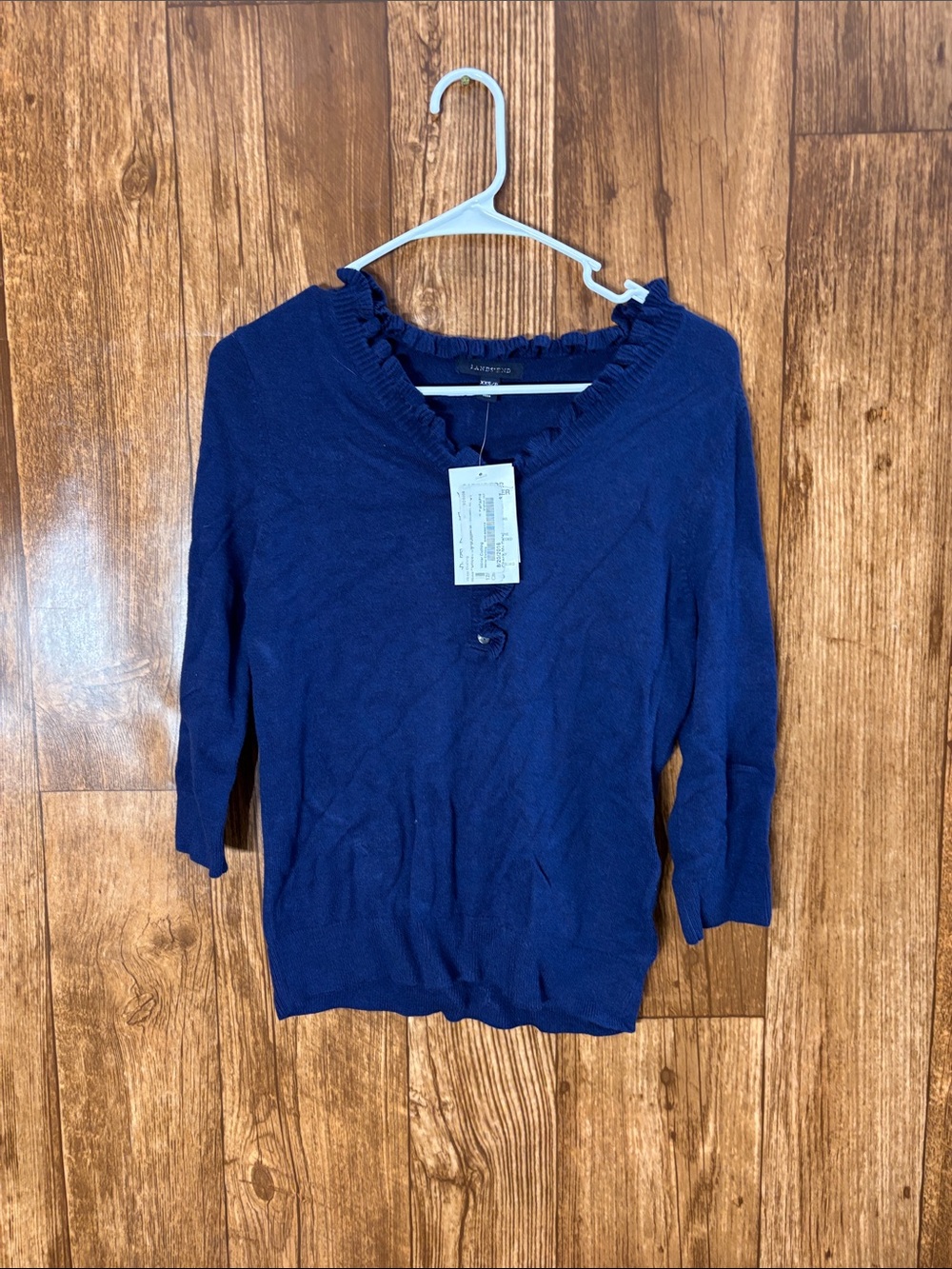 NWT Lands’ End Ruffled V-Neck Women’s Top